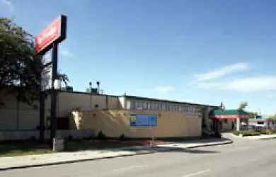 Travelodge By Wyndham Winnipeg Airport Hotel